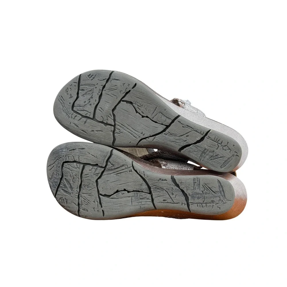 OTBT Meditate Wedge Sandals Women SZ 8 Silver Office Everyday Metallic Leather